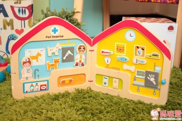 Hape 木製磁鐵書 動物醫院