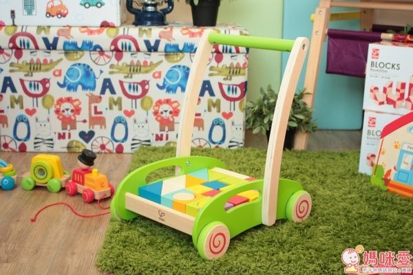 Hape 彩色積木推車