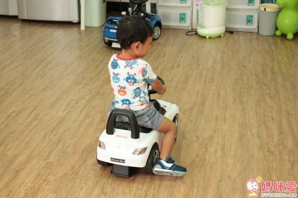 賓士 SLS 幼兒音樂助步車