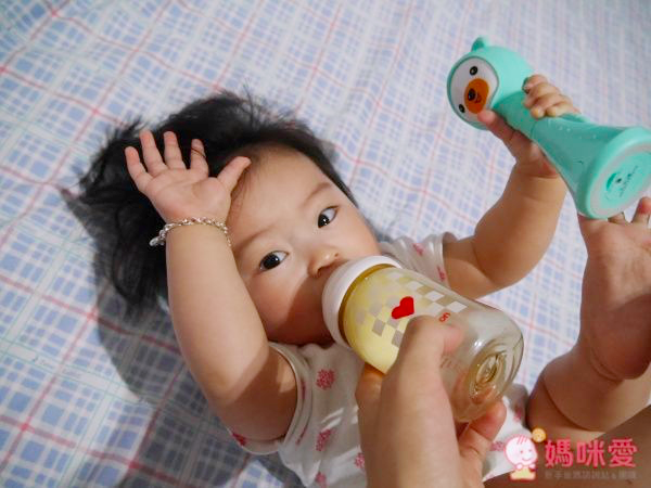 小帽T熊安撫音樂搖鈴