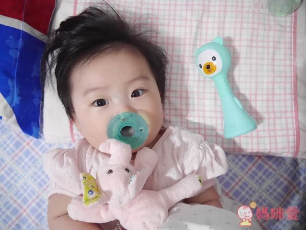 小帽T熊安撫音樂搖鈴