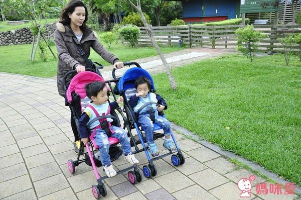 日本 Combi 超輕靚單向嬰兒手推車