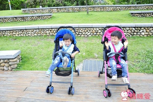 日本 Combi 超輕靚單向嬰兒手推車
