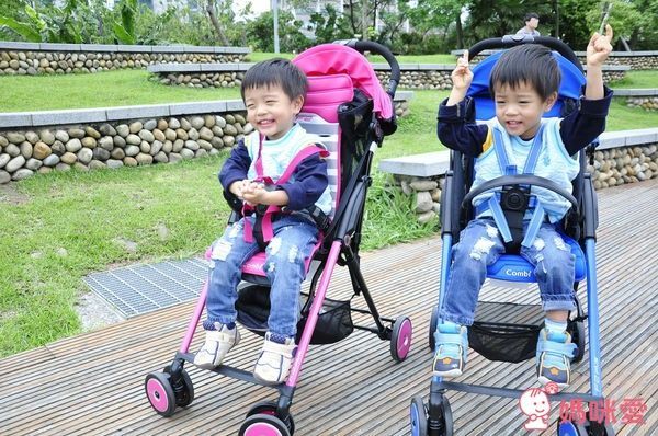 日本 Combi 超輕靚單向嬰兒手推車