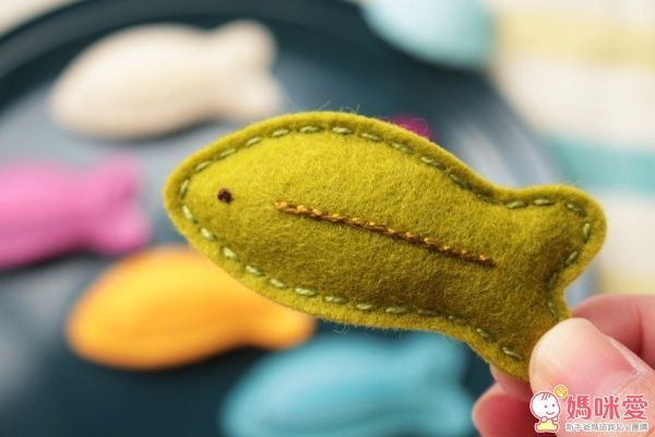 英國 May Crimson 手工羊毛氈髮夾