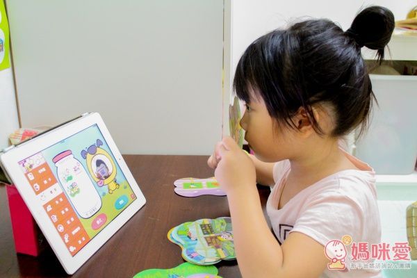 【PadKaKa】愛上英文很簡單❤全世界第一套英文學習動畫卡