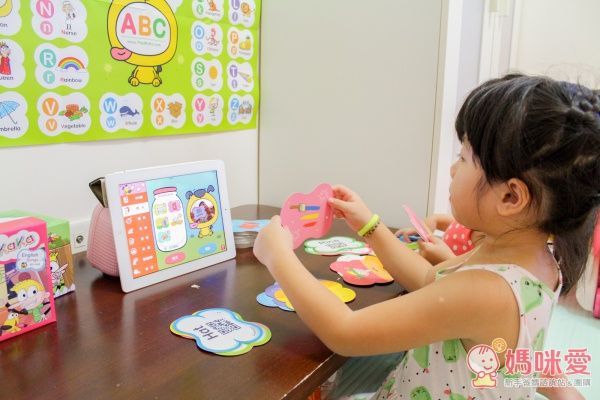 【PadKaKa】愛上英文很簡單❤全世界第一套英文學習動畫卡