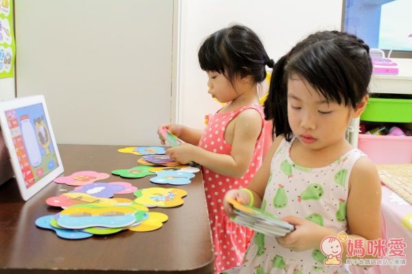 【PadKaKa】愛上英文很簡單❤全世界第一套英文學習動畫卡