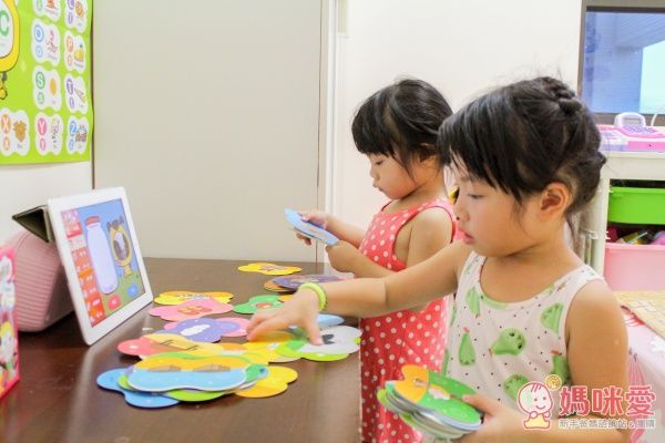 【PadKaKa】愛上英文很簡單❤全世界第一套英文學習動畫卡