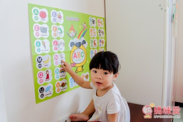 ❤ 媽咪屆的首選！超值～Padkaka 全套組合(3套單字卡+加贈兒歌卡、字母大海報、卡片收納包) 