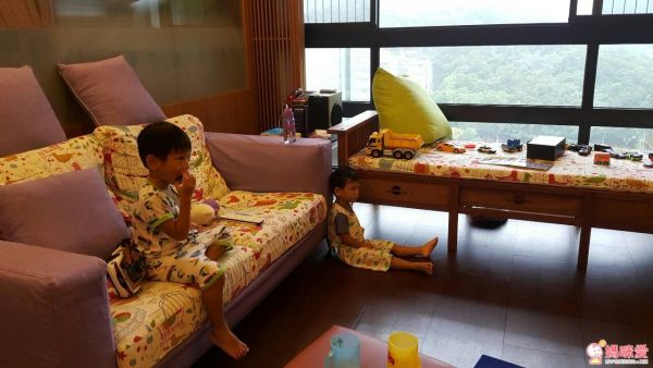 英國 Holly & Beau 的神奇變色風衣／雨衣