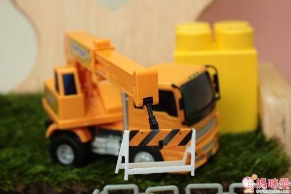 小小家工程小車車 磨輪小型起重機