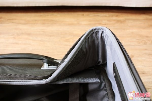 VoyLux 伯勒仕收摺行李箱、四用托特包