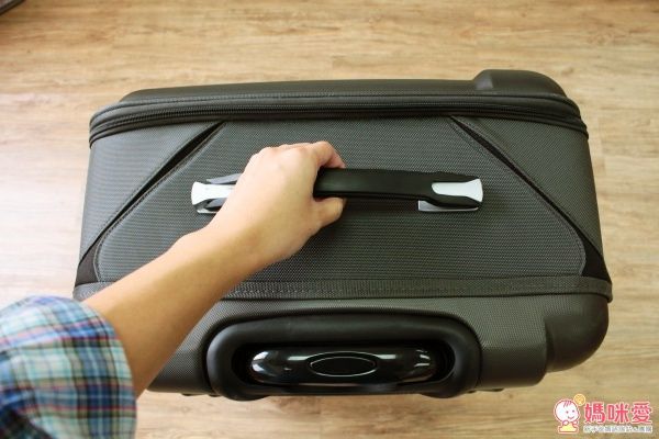 VoyLux 伯勒仕收摺行李箱、四用托特包