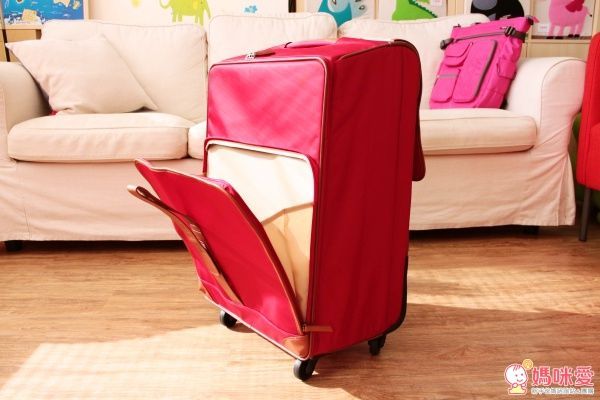 VoyLux 伯勒仕收摺行李箱、四用托特包