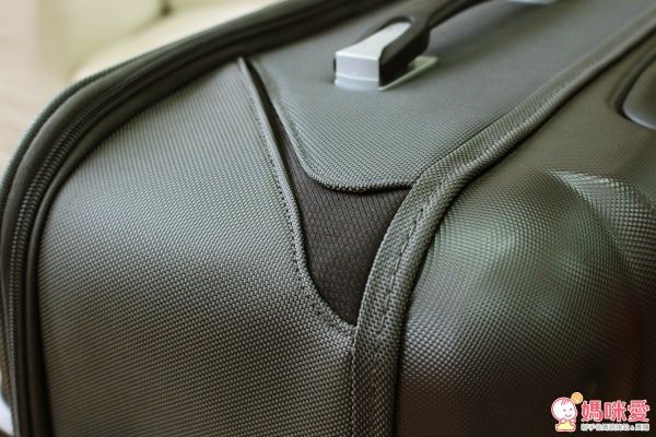 VoyLux 伯勒仕收摺行李箱、四用托特包