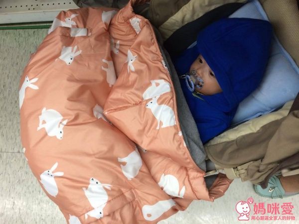 ❄日本 Mama&Co：推車背巾兩用防寒罩☞冬季外出保暖首選！