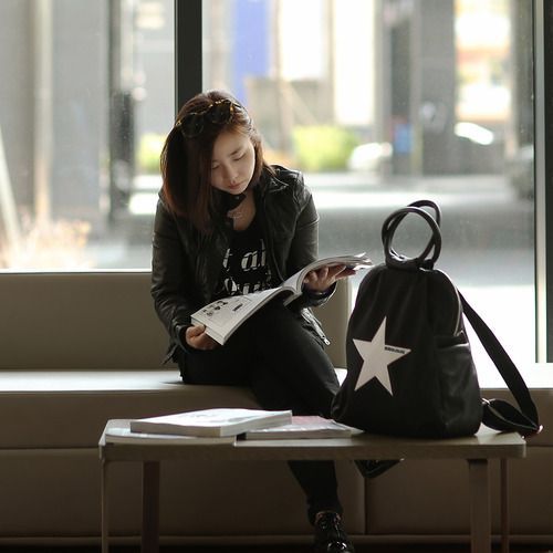 韓國 BESSON JOUJOU - 星星閃亮 LED 包-深黑色