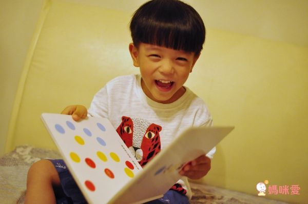 經典不敗幼幼互動書《小金魚逃走了》《好餓的毛毛蟲》《棕色的熊》