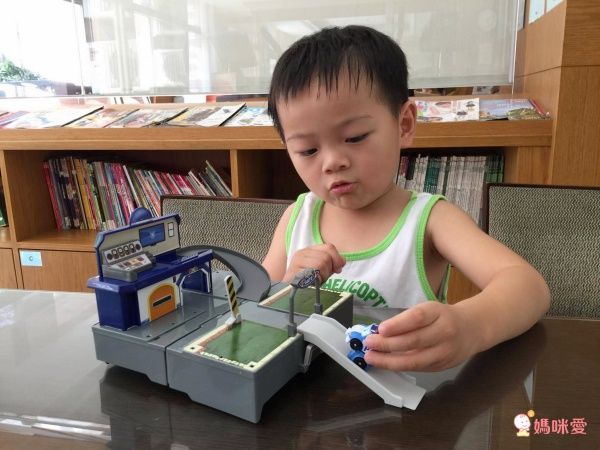 POLI 波力救援小英雄 - 波力迷你基地-附1吋迷你波力合金車1台