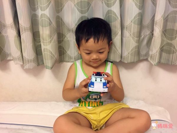 POLI 波力救援小英雄 - LED變形羅伊-附滅火器×1+吊車×1+昇降梯×1