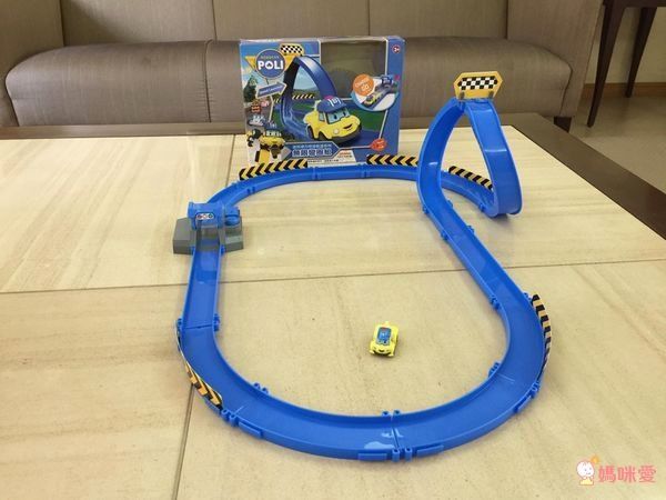 POLI 波力 - 迷你波力特技軌道系列-龍捲風彎圈組-附迷你波力充電車1台