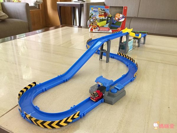 POLI 波力 - 迷你波力特技軌道系列-龍捲風彎圈組-附迷你波力充電車1台