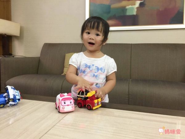 POLI 波力救援小英雄 - LED變形羅伊-附滅火器×1+吊車×1+昇降梯×1