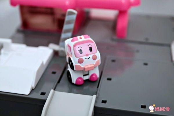 POLI 波力救援小英雄 - 波力迷你基地-附1吋迷你波力合金車1台