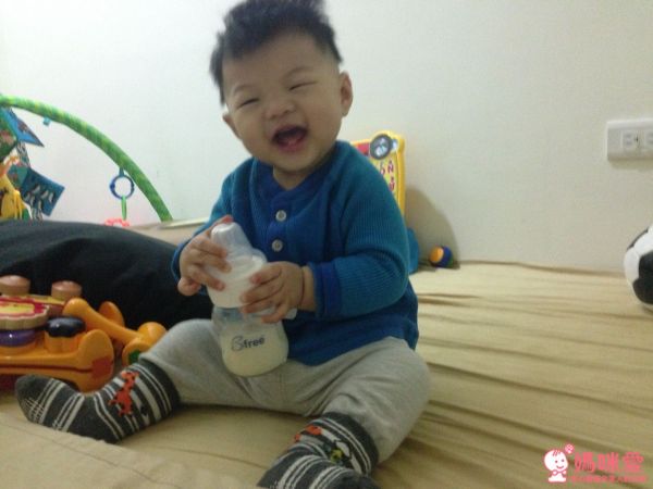 Bfree 防脹氣奶瓶 / 奶嘴