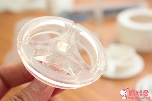 Bfree 防脹氣奶瓶 / 奶嘴