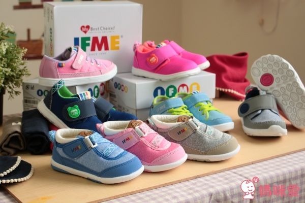日本 IFME 之前開團夏季款媽咪大好評『鞋底很軟，腳指又有包覆，能保護寶貝的腳，真的很不錯的機能鞋！』(*´∀`)~♥