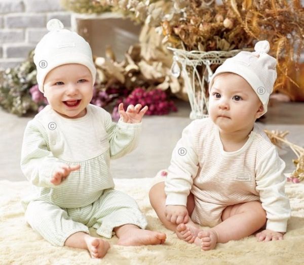 日本combi小月齡童裝 手套 帽子 肚圍