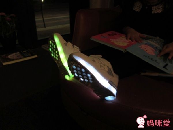 韓國 Besson JouJou LED 發光星星鞋