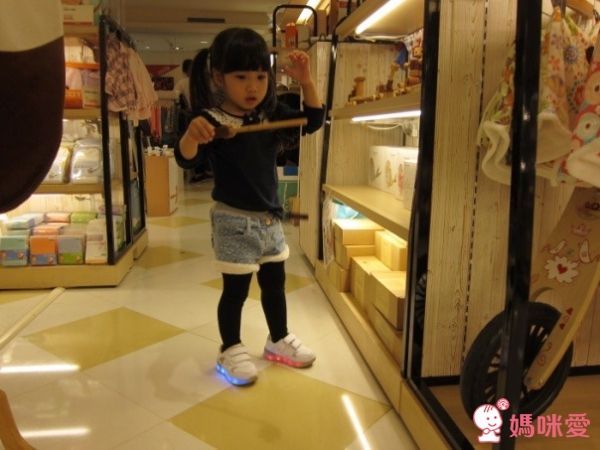 韓國 Besson JouJou LED 發光星星鞋