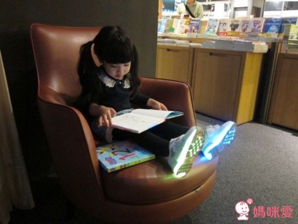 韓國 Besson JouJou LED 發光星星鞋