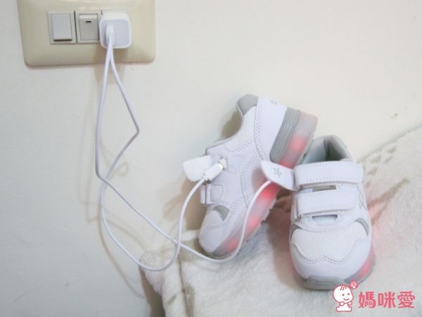 韓國 Besson JouJou LED 發光星星鞋