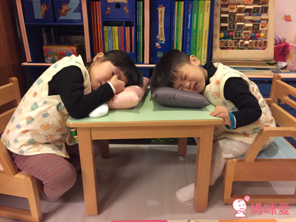 韓國 DreamB 頭型枕 / 枕頭 / 懶人沙發