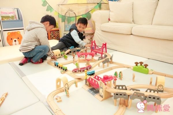 德國Hape愛傑卡軌道系列木頭玩具