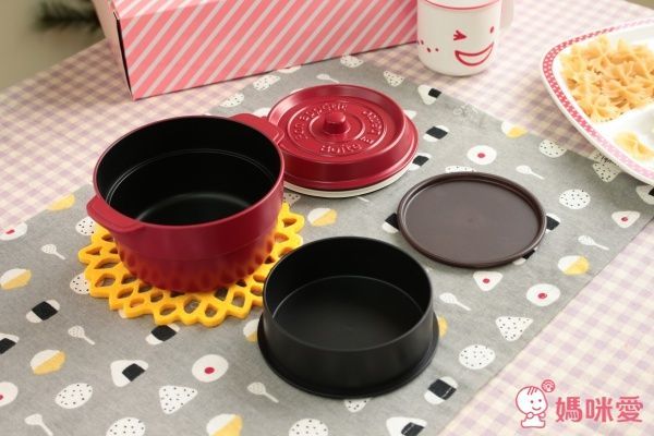 鑄鐵鍋造型兩段式便當