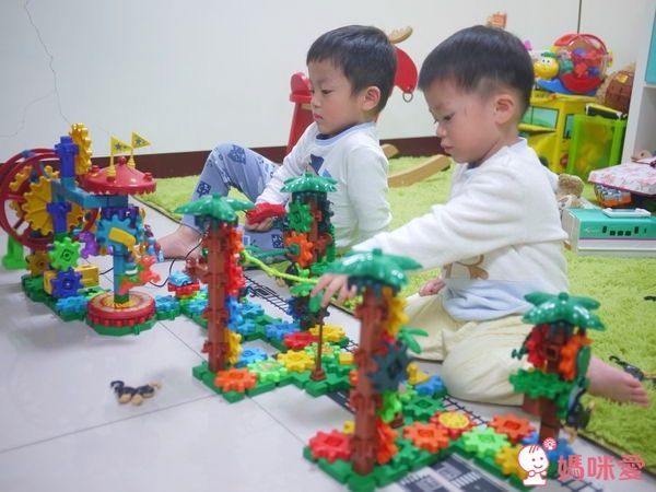 美國 Learning Resources 轉轉齒輪建構玩具