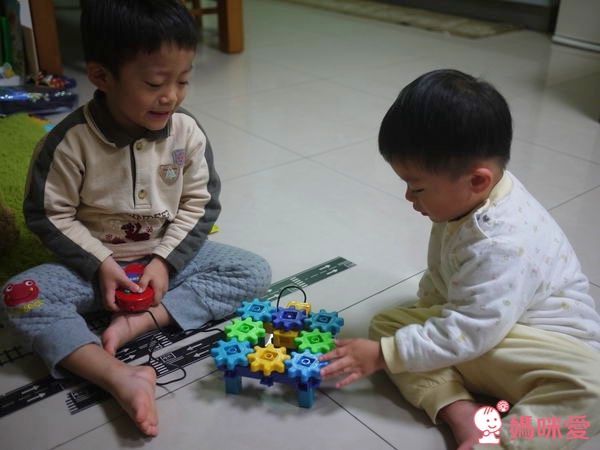 美國 Learning Resources 轉轉齒輪建構玩具