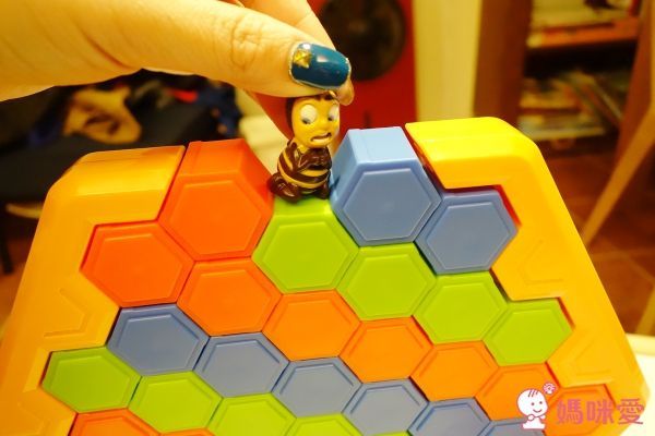 上誼★小紅帽 / 三隻小豬 / 蜜蜂跌跌樂 超人氣桌遊★