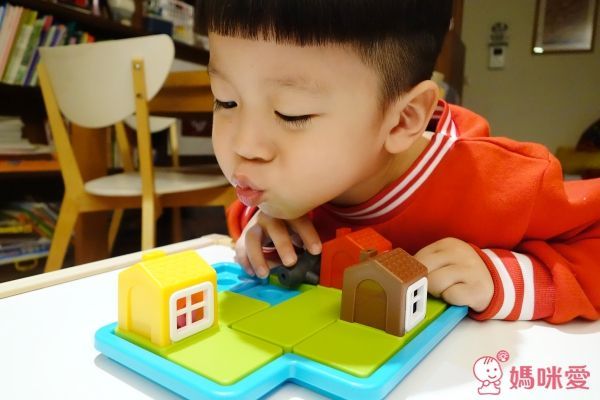 上誼★小紅帽 / 三隻小豬 / 蜜蜂跌跌樂 超人氣桌遊★