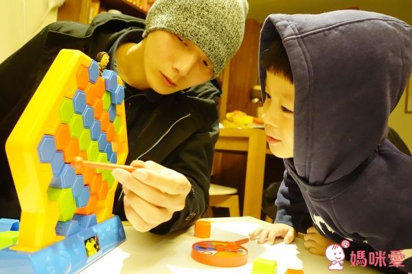 上誼★小紅帽 / 三隻小豬 / 蜜蜂跌跌樂 超人氣桌遊★