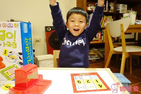 上誼★小紅帽 / 三隻小豬 / 蜜蜂跌跌樂 超人氣桌遊★