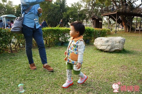 NIKE DYNAMO FREE 輕量小童運動鞋 毛毛蟲鞋