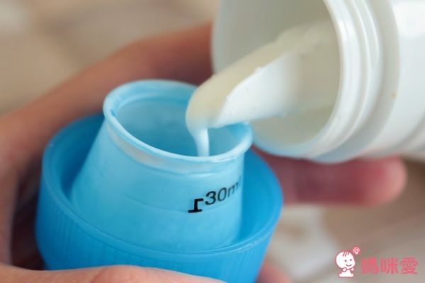 日本花王 漿衣精(直立式洗衣機用)