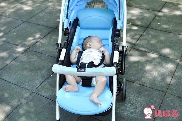  Combi Urban Walker Lite MC A型-可平躺型嬰兒手推車 