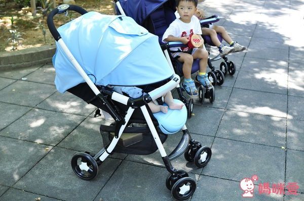  Combi Urban Walker Lite MC A型-可平躺型嬰兒手推車 